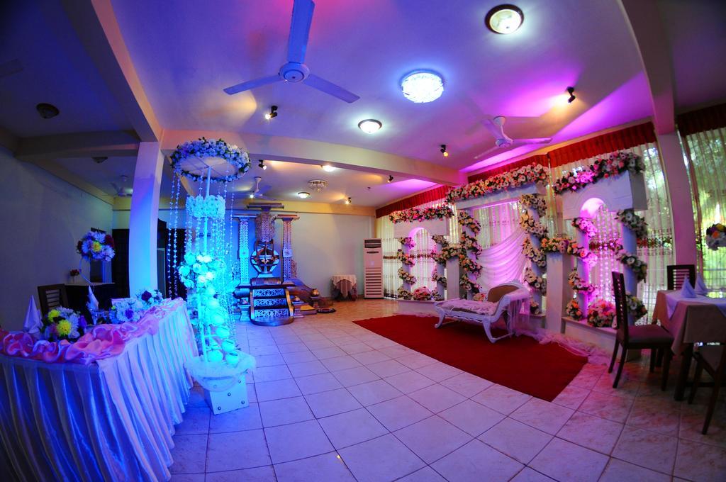 Happy Leoni Hotel Анурадхапура Екстериор снимка